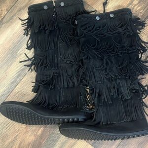 Minnetonka calf high fringe boots size 10